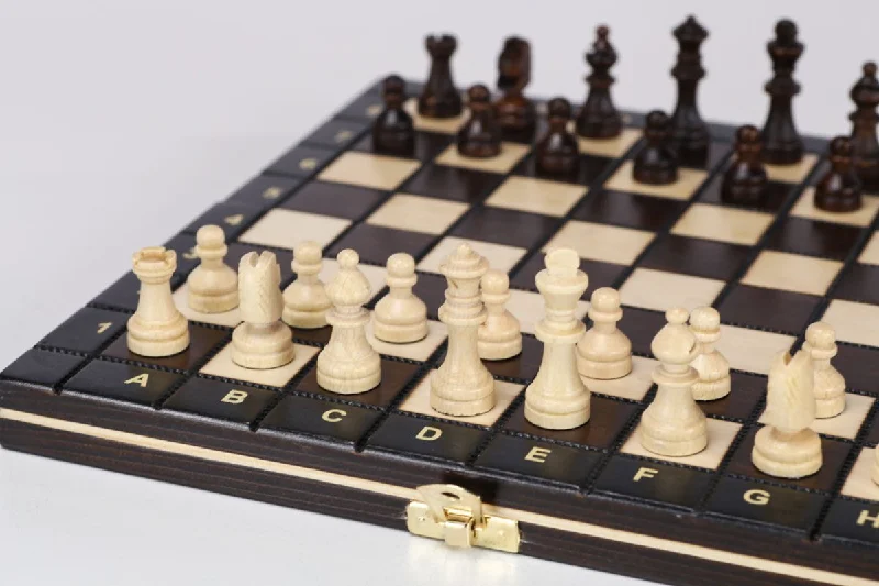 11" Birchwood Magnetic Chess Set