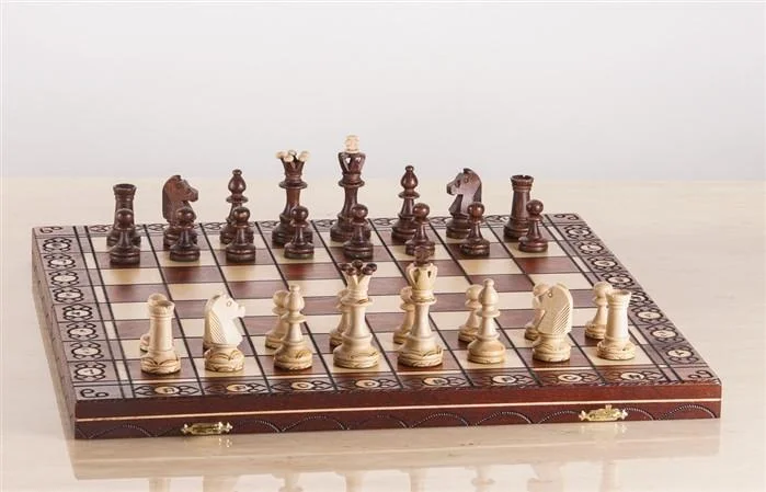 16" Senator Wooden Chess Set