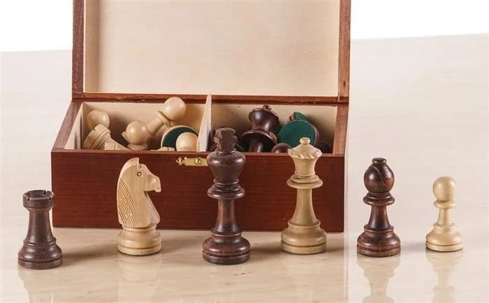 4" Standard Staunton Chess Pieces #7 in Dark Wood Box