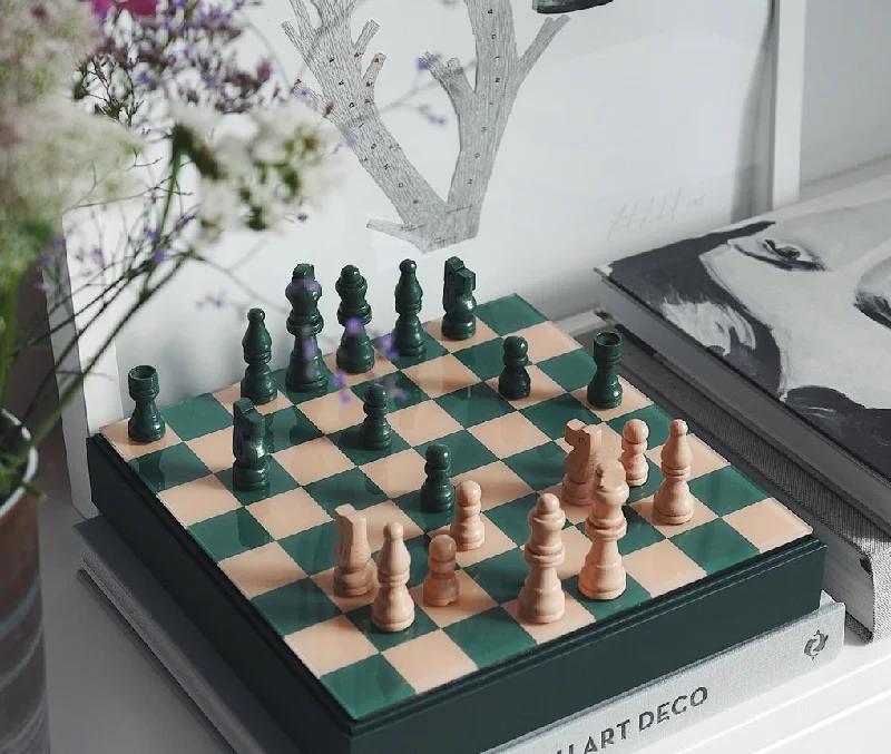 Modern Green Coloured Chess Set Including Board & Chessmen