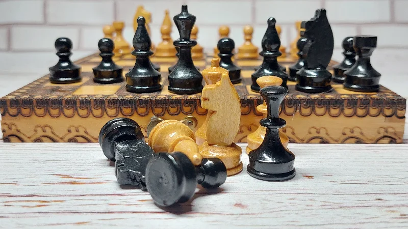 Soviet wooden chess made in the 70s, in very good condition.