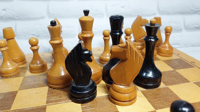 USSR chess set from the 60s with wooden weights in very good condition Large chess pieces. A great gift for men, chess lovers and collectors